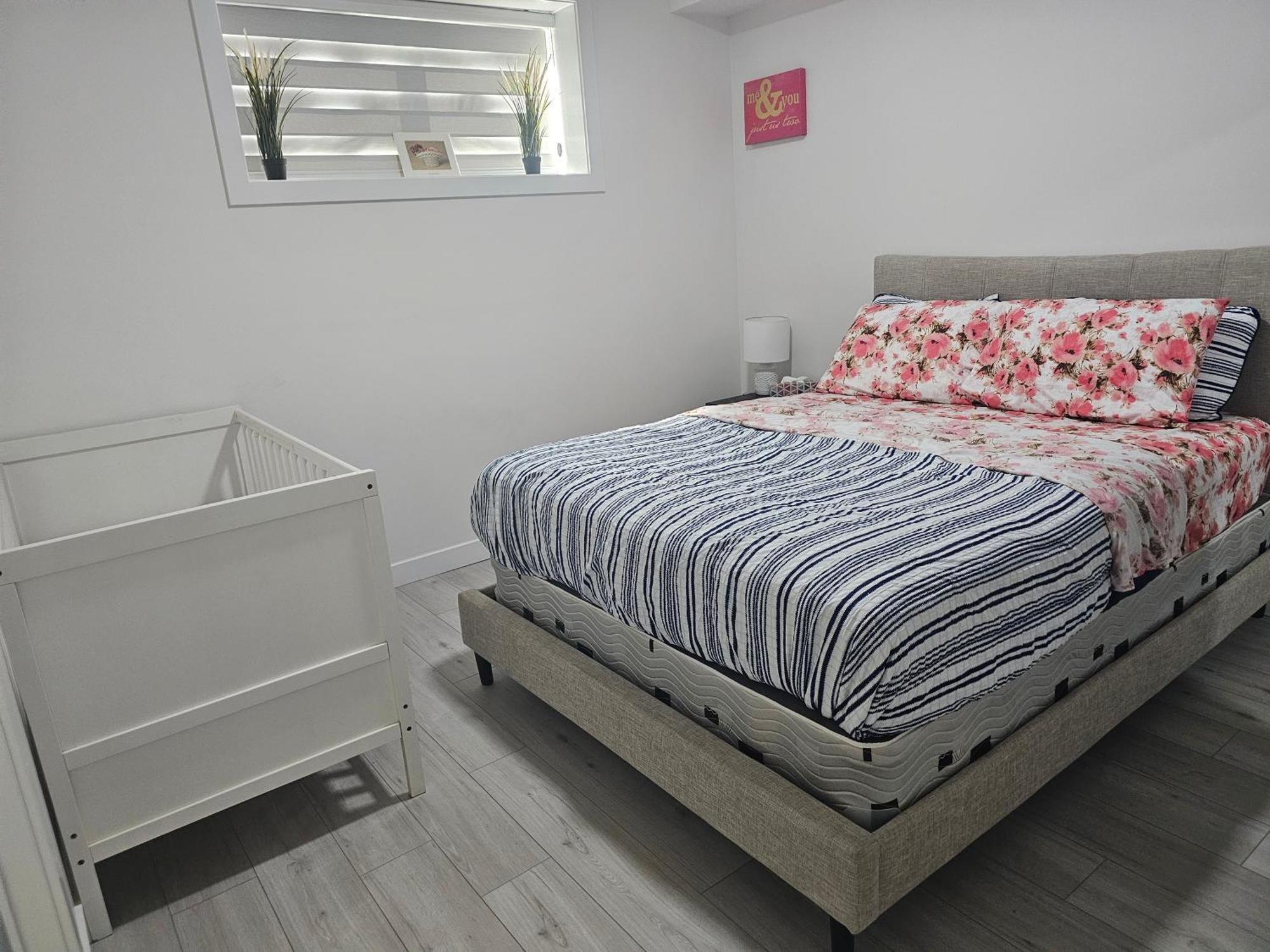 New Built House, Stay In Style Guest Suite, 2Bedroom, 2Bed, 2Bath エドモントン エクステリア 写真